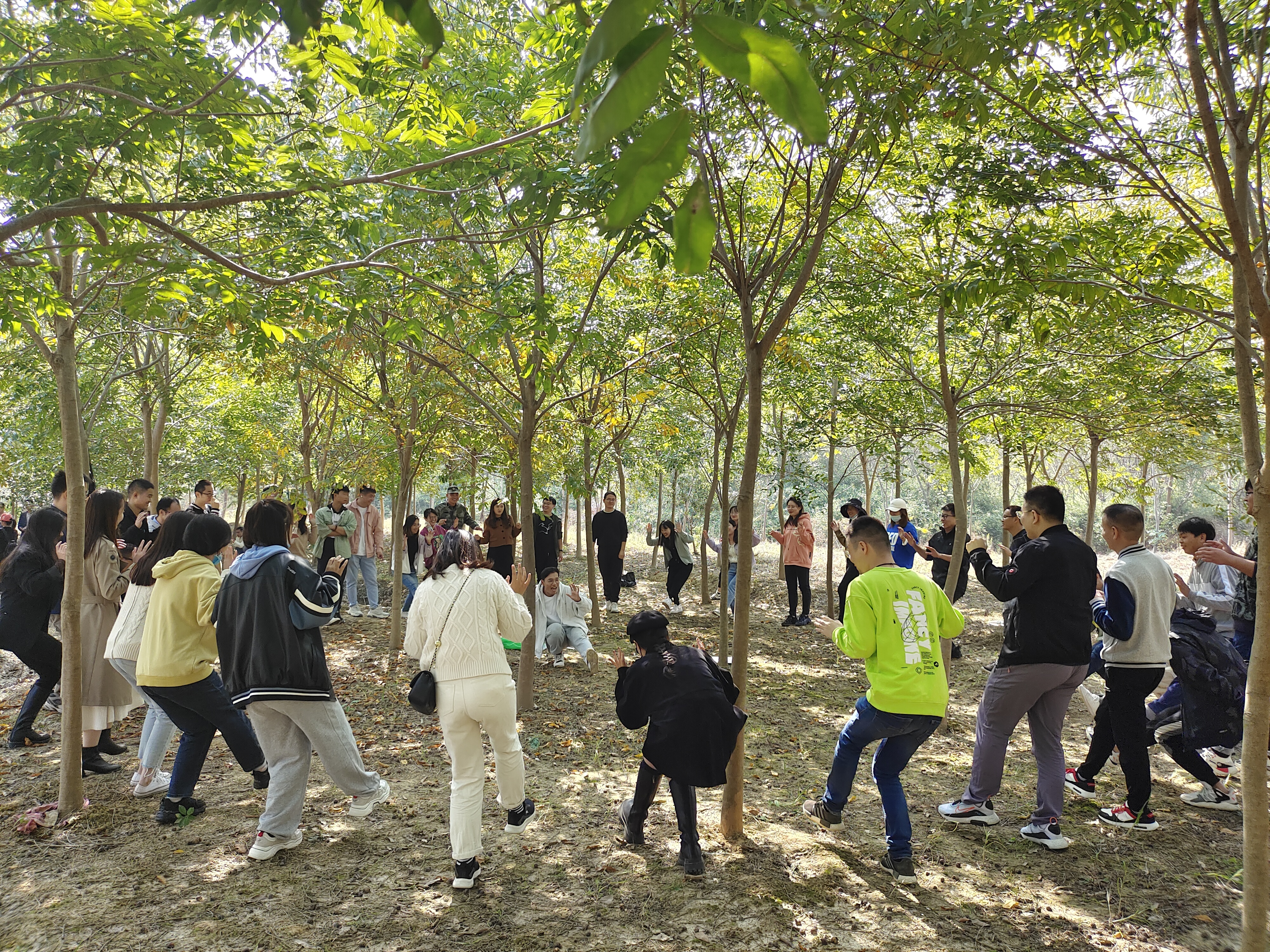 皖南医学院组织单身青年教职工参加交友联谊拓展