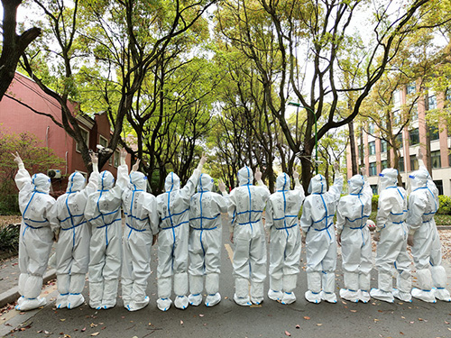 “宁静美丽的校园是抗疫主战场”——安徽医科大学第二附属医院医疗队抵沪后全力开展高校核酸筛查工作