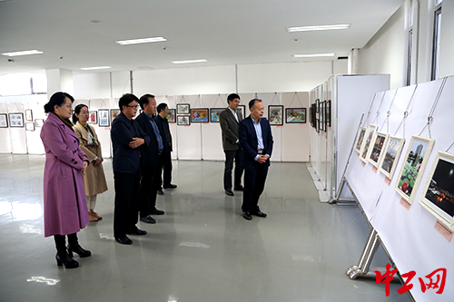 安徽理工大学举办师生美术书法摄影作品展